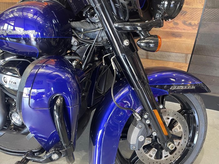 2020 Harley-Davidson Street Glide Special 114 (FLHXS) Touring Blue