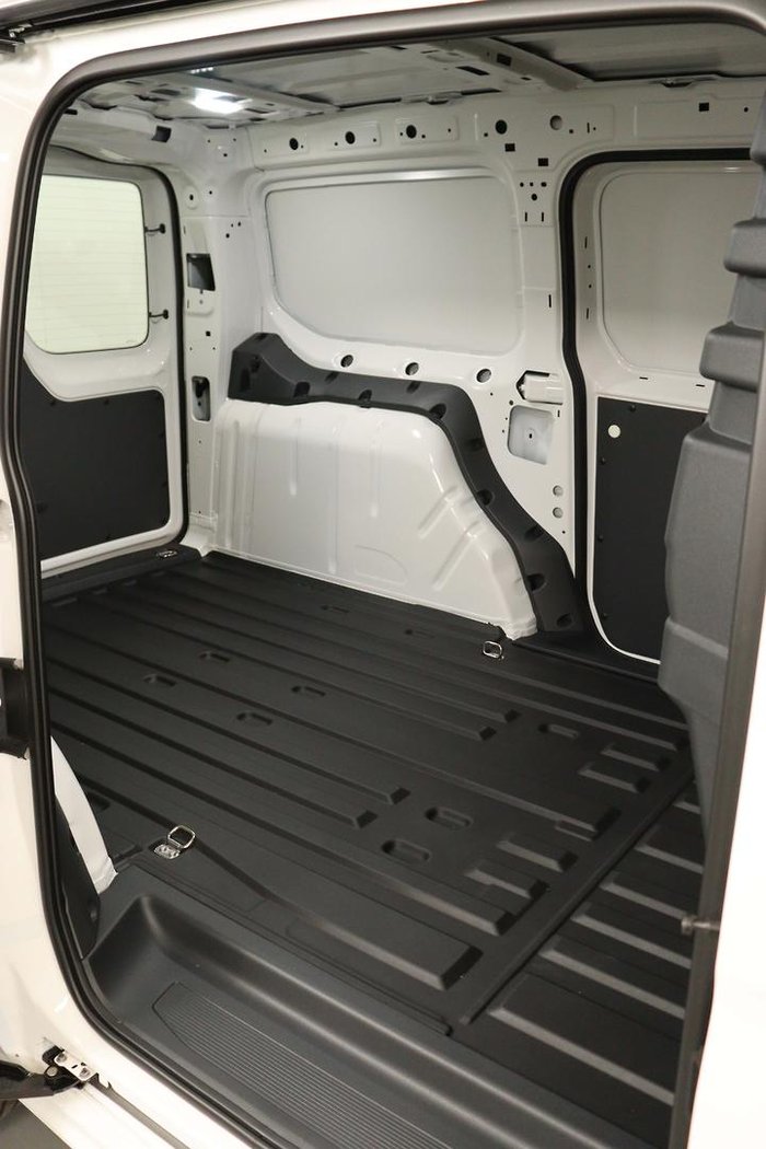 2025 Volkswagen Caddy TSI220