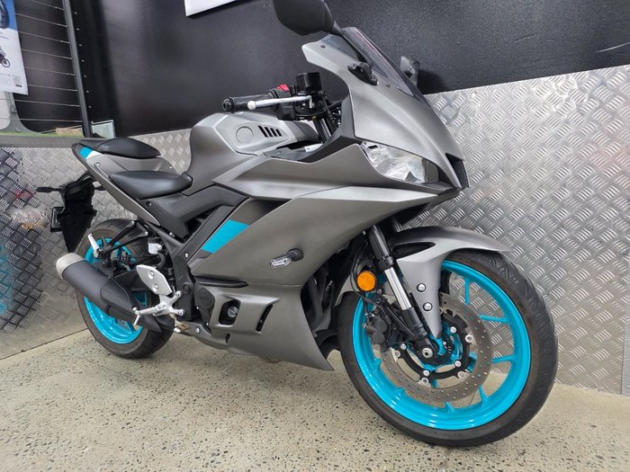 2024 Yamaha YZF-R3 GREY