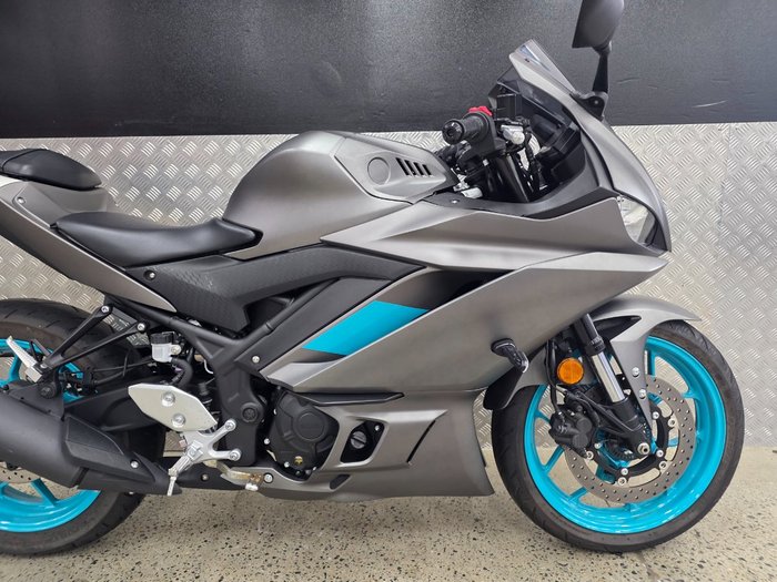 2024 Yamaha YZF-R3 GREY