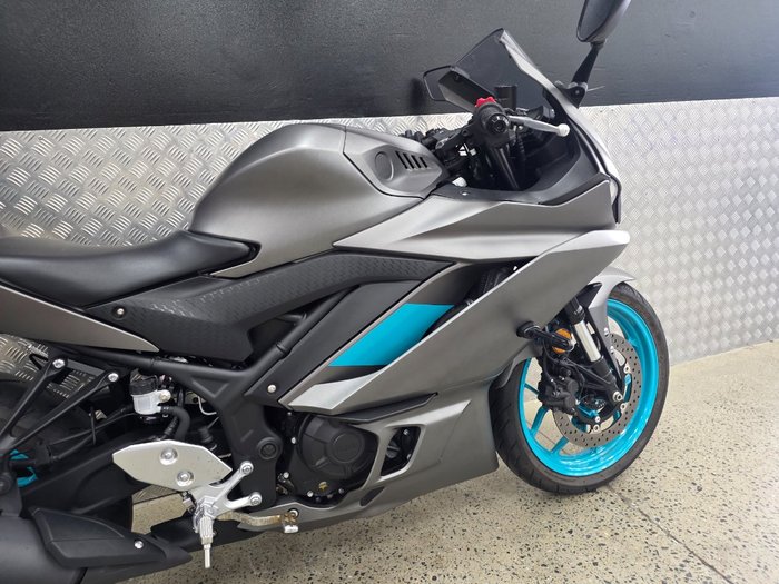 2024 Yamaha YZF-R3 GREY