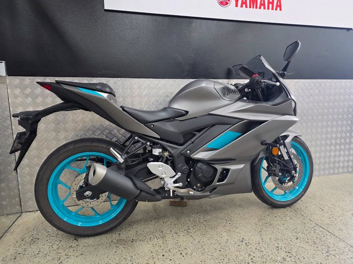 2024 Yamaha YZF-R3 GREY