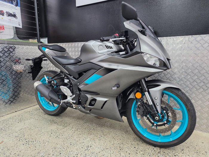 2024 Yamaha YZF-R3 GREY