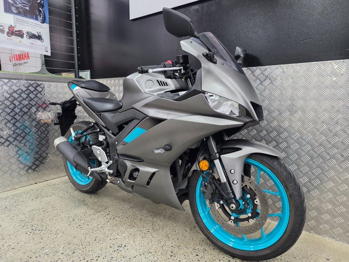 2024 Yamaha YZF-R3 GREY