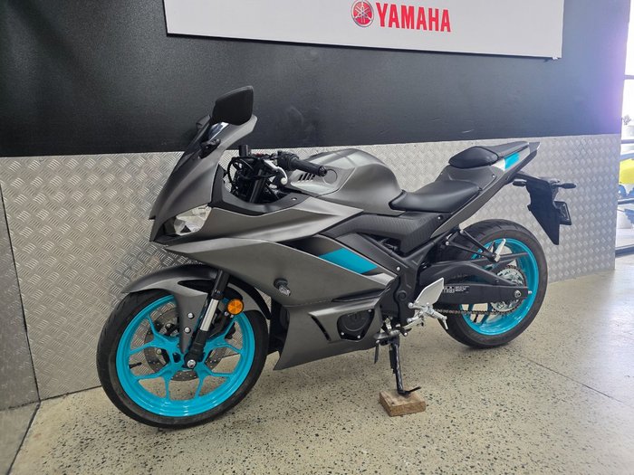 2024 Yamaha YZF-R3 GREY