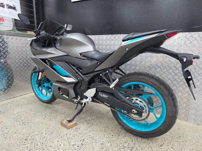 2024 Yamaha YZF-R3 GREY