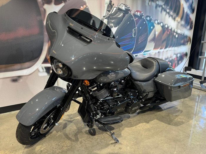 2022 Harley-Davidson Street Glide Special 114 (FLHXS) Touring