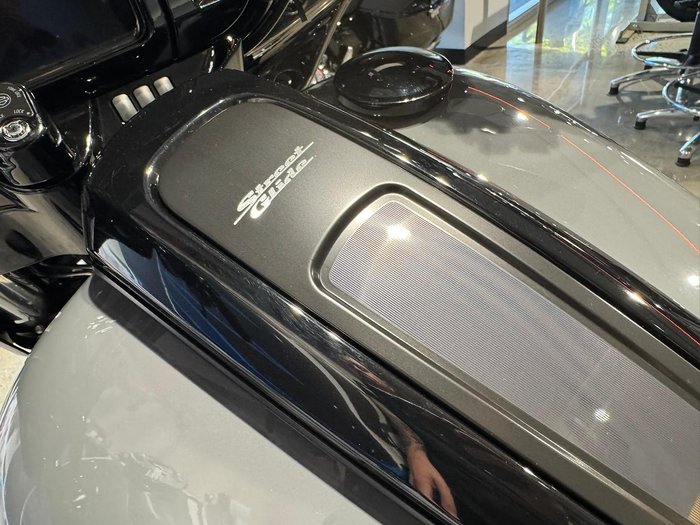 2022 Harley-Davidson Street Glide Special 114 (FLHXS) Touring