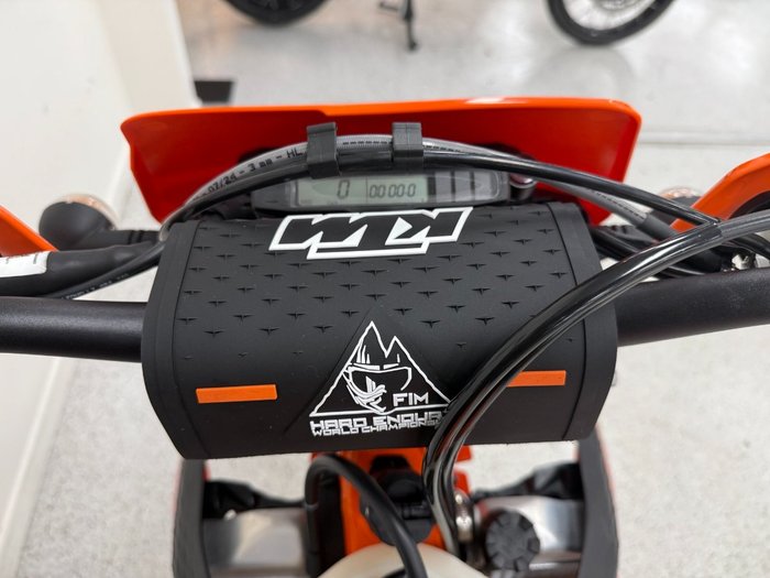 2025 Ktm 300 EXC CHAMPIONS EDITION Orange