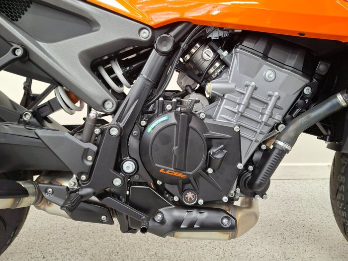 2024 Ktm 990 DUKE Orange