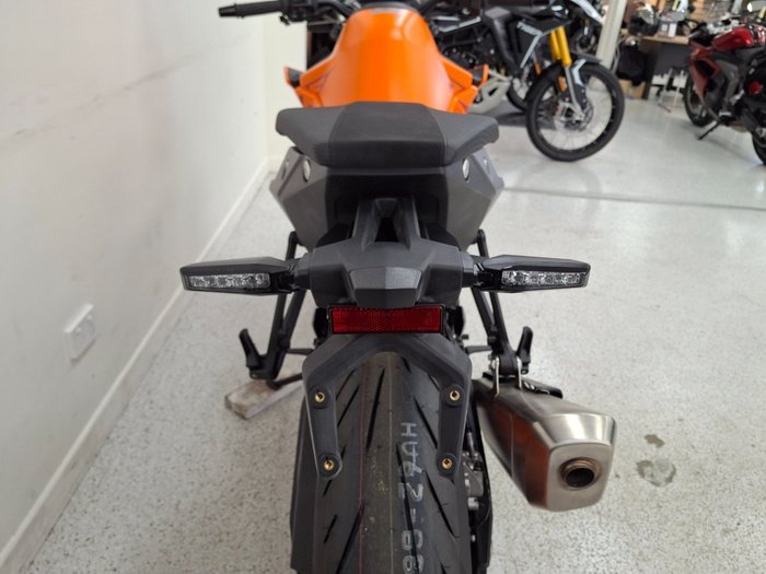 2024 Ktm 990 DUKE Orange
