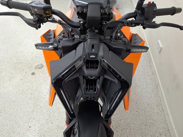 2024 Ktm 990 DUKE Orange