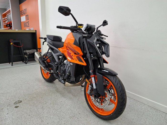 2024 Ktm 990 DUKE Orange
