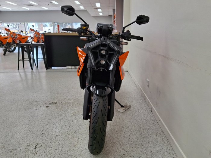 2024 Ktm 990 DUKE Orange