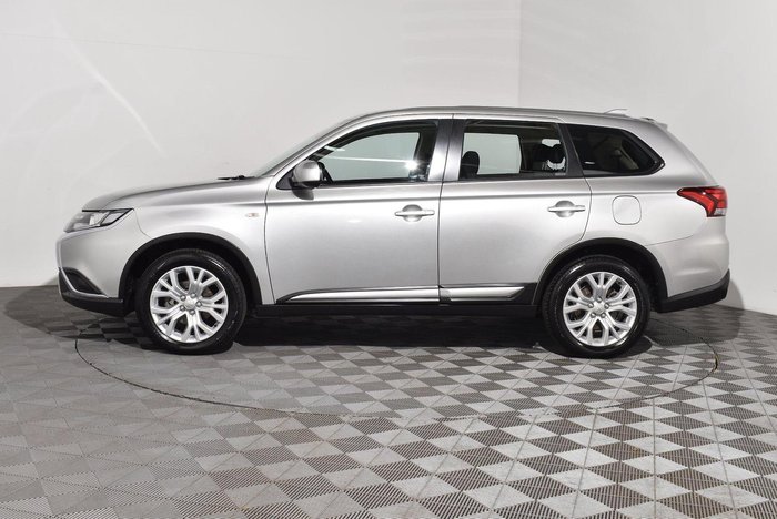 2020 Mitsubishi Outlander ES