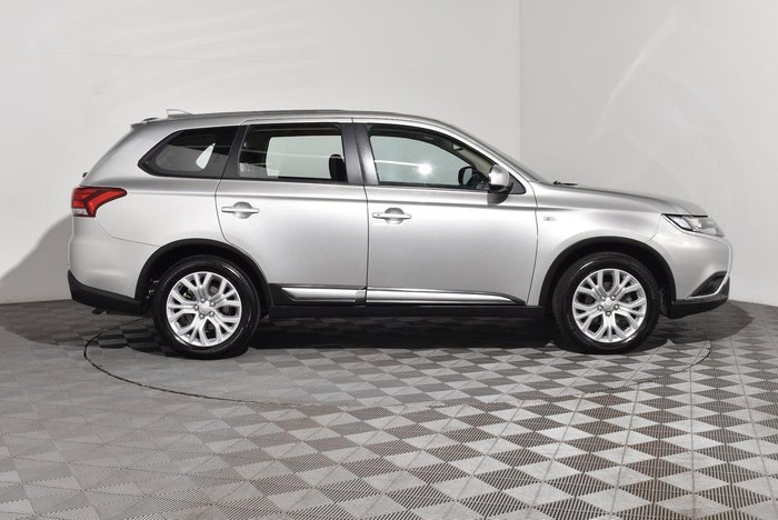 2020 Mitsubishi Outlander ES