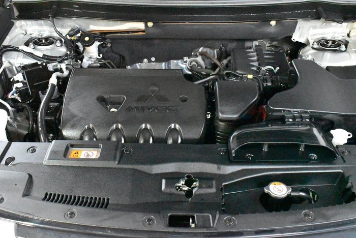 2020 Mitsubishi Outlander ES