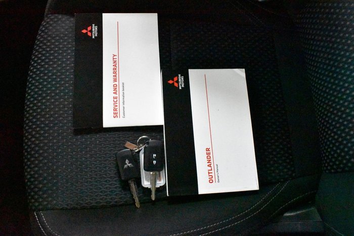 2020 Mitsubishi Outlander ES