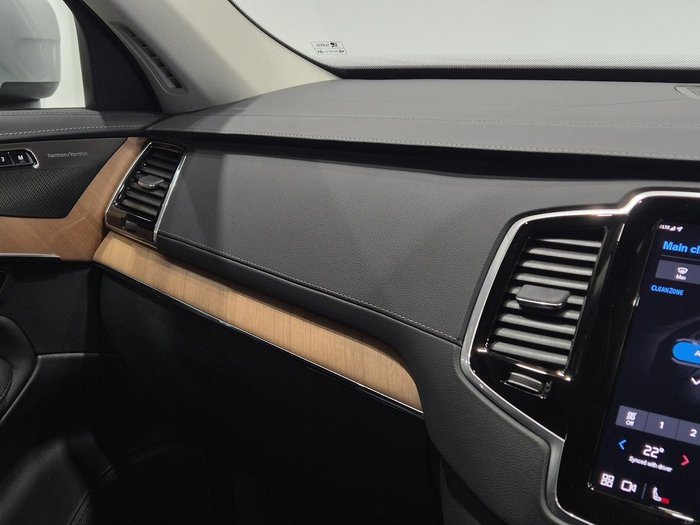 2024 Volvo XC90 Ultimate B5 Bright