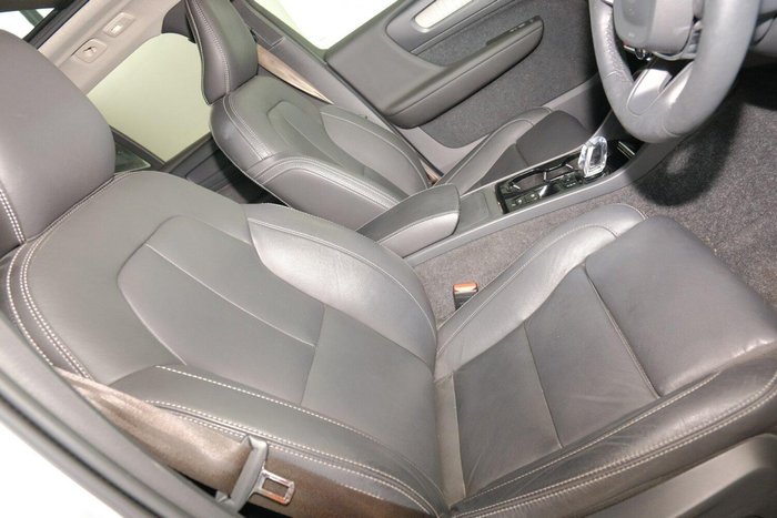 2023 Volvo XC40 Ultimate B5 Dark MY23 AWD Silver Dawn