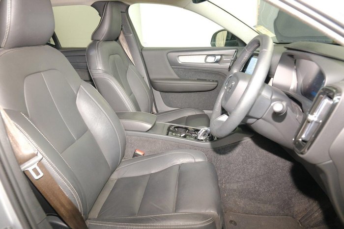 2023 Volvo XC40 Ultimate B5 Dark MY23 AWD Silver Dawn