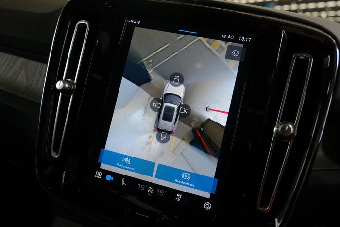 2023 Volvo XC40 Ultimate B5 Dark MY23 AWD Silver Dawn
