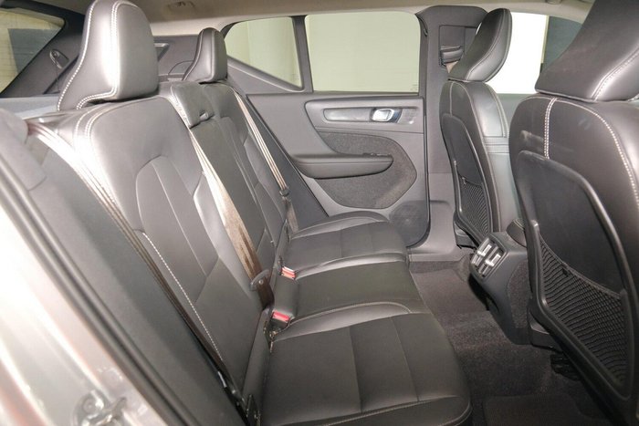 2023 Volvo XC40 Ultimate B5 Dark MY23 AWD Silver Dawn