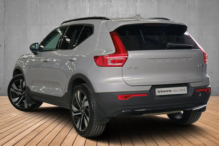2023 Volvo XC40 Ultimate B5 Dark MY23 AWD Silver Dawn