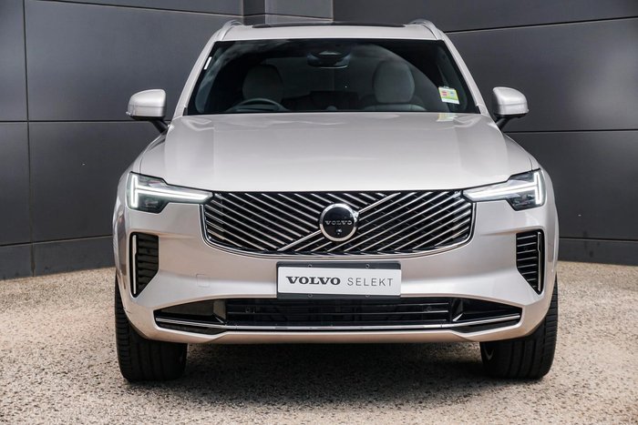 2025 Volvo XC90 Ultra B5 Bright