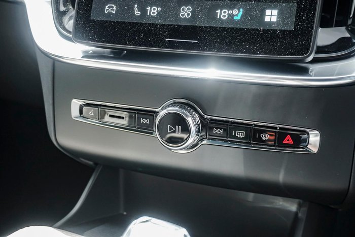 2025 Volvo XC90 Ultra B5 Bright