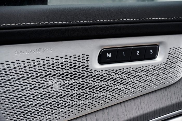 2025 Volvo XC90 Ultra B5 Bright