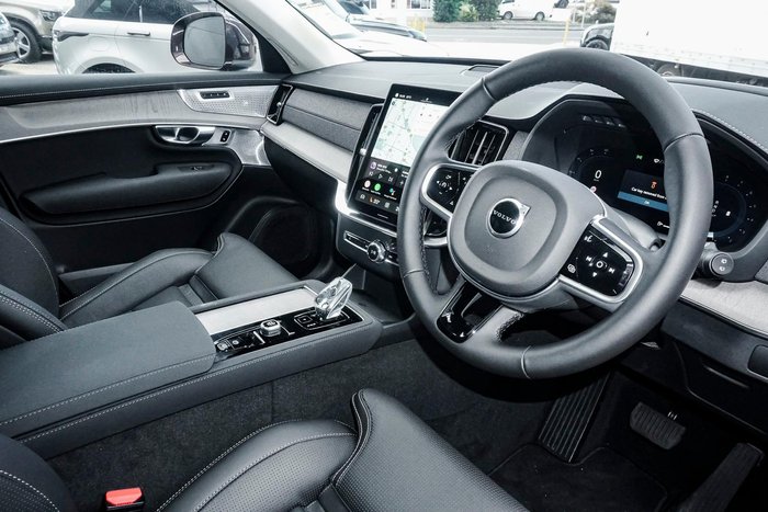 2025 Volvo XC90 Ultra B5 Bright