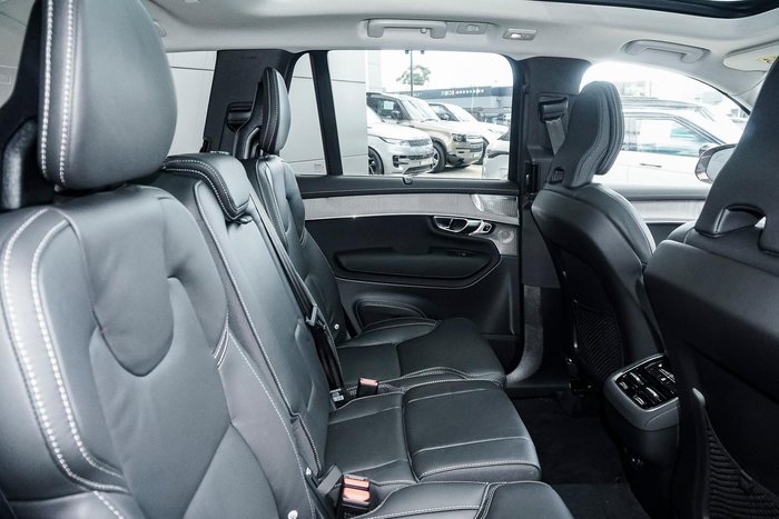 2025 Volvo XC90 Ultra B5 Bright