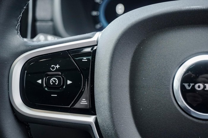 2025 Volvo XC90 Ultra B5 Bright