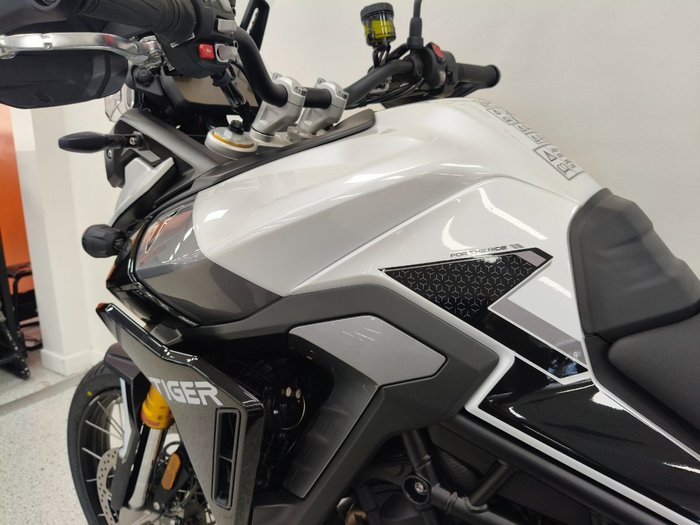 2026 Triumph 2026 TIGER 900 RALLY PRO SNOWDONIA WHITE