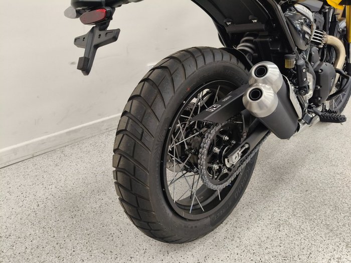 2026 Triumph SCRAMBLER 400 XC Racing Yellow