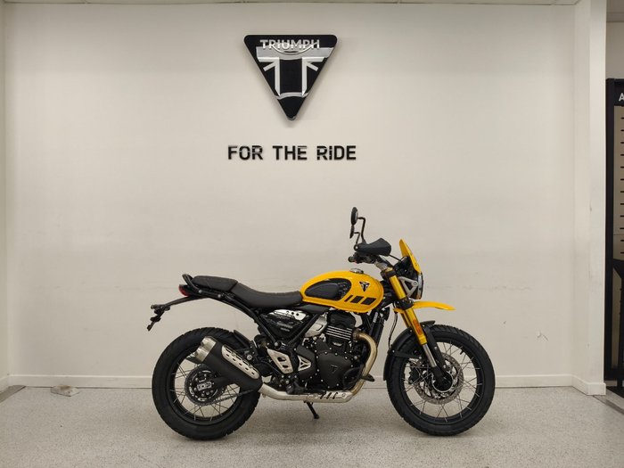 2026 Triumph SCRAMBLER 400 XC Racing Yellow