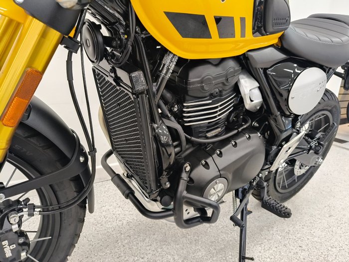 2026 Triumph SCRAMBLER 400 XC Racing Yellow