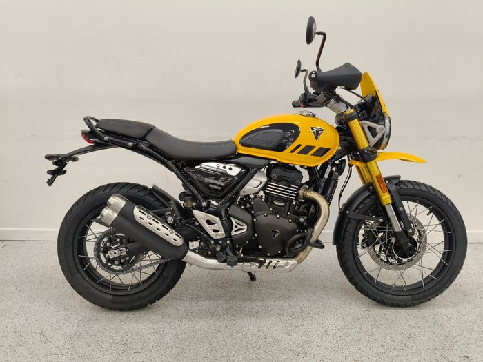2026 Triumph SCRAMBLER 400 XC Racing Yellow