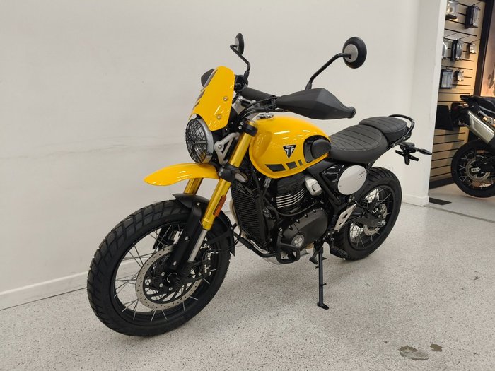 2026 Triumph SCRAMBLER 400 XC Racing Yellow