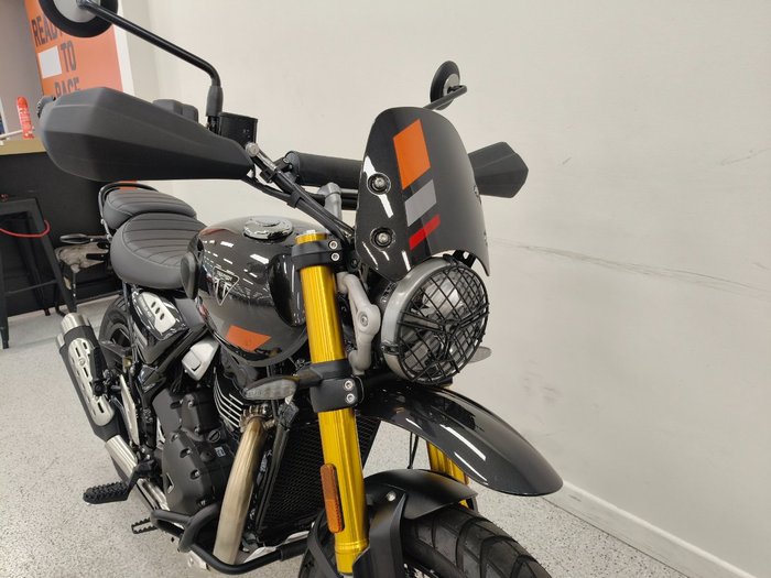 2026 Triumph SCRAMBLER 400 XC Storm Grey