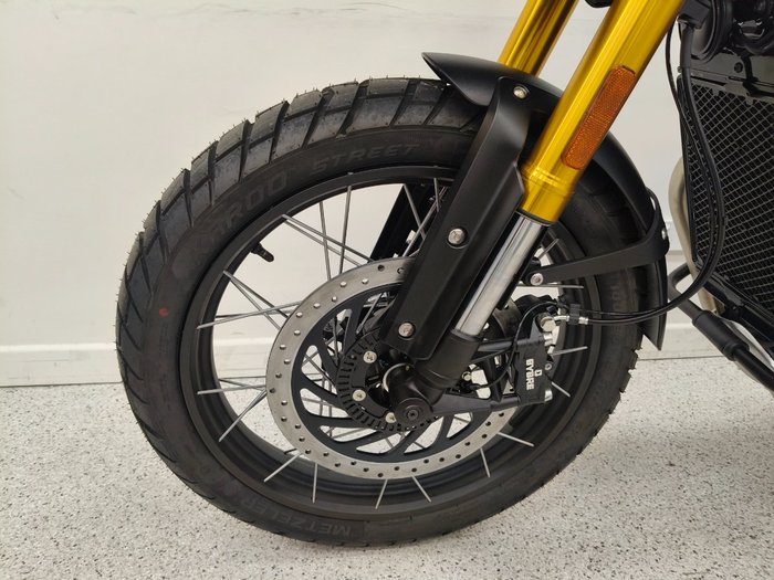 2026 Triumph SCRAMBLER 400 XC Storm Grey