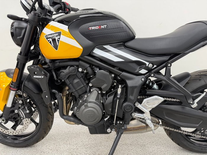 2026 Triumph 2026 Triumph 660CC Trident LAMS Yellow