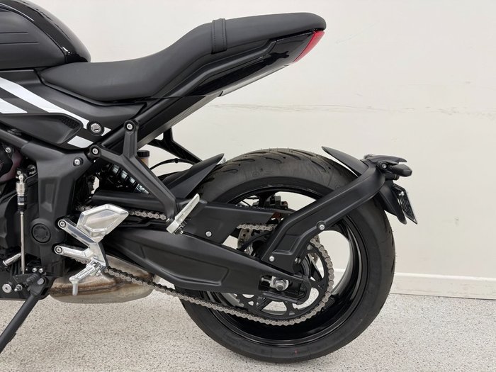 2026 Triumph 2026 Triumph 660CC Trident LAMS Yellow