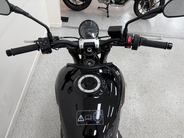 2026 Triumph 2026 Triumph 660CC Trident LAMS Yellow