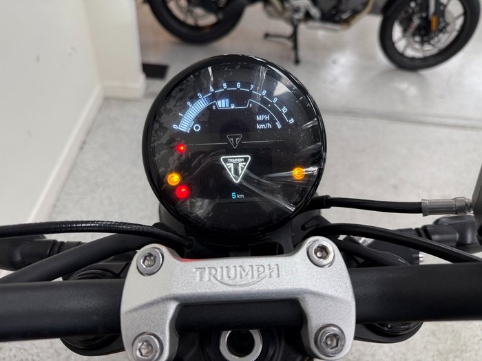 2026 Triumph 2026 Triumph 660CC Trident LAMS Yellow