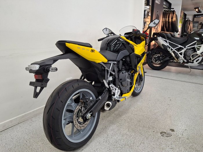 2025 Suzuki GSX-8R (GSX800FRQ) Yellow