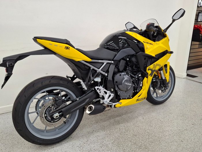 2025 Suzuki GSX-8R (GSX800FRQ) Yellow