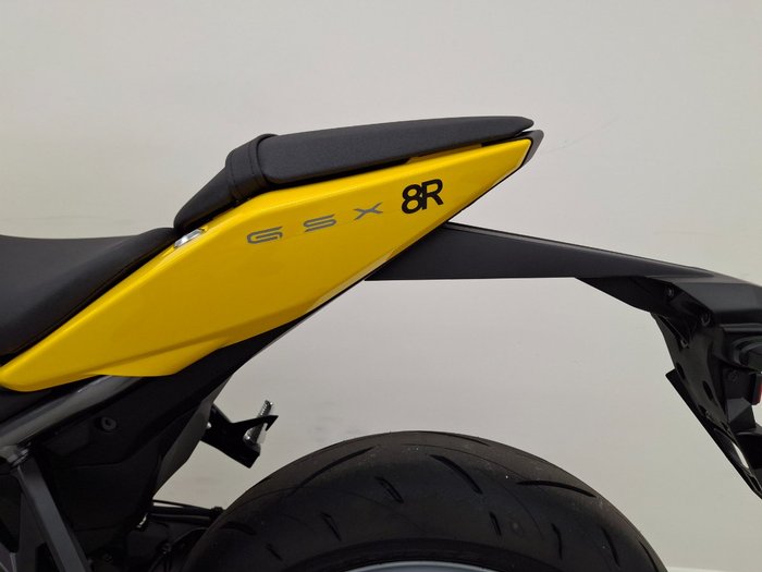 2025 Suzuki GSX-8R (GSX800FRQ) Yellow