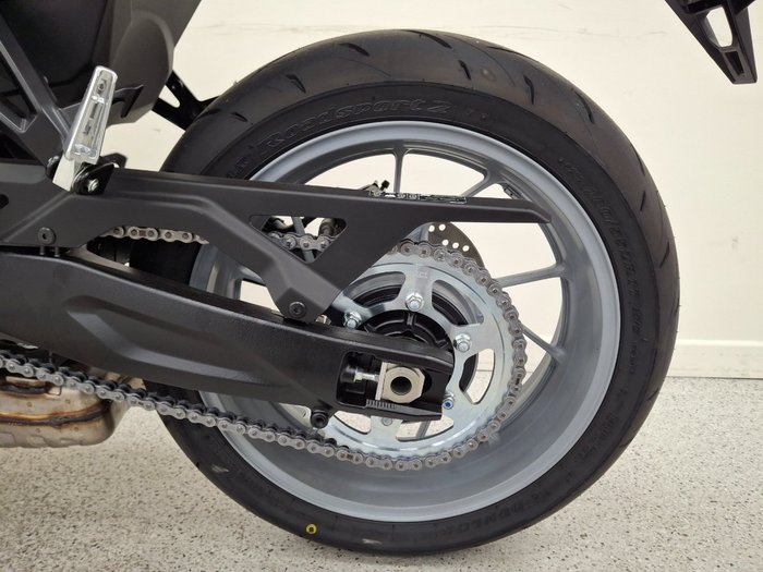 2025 Suzuki GSX-8R (GSX800FRQ) Yellow